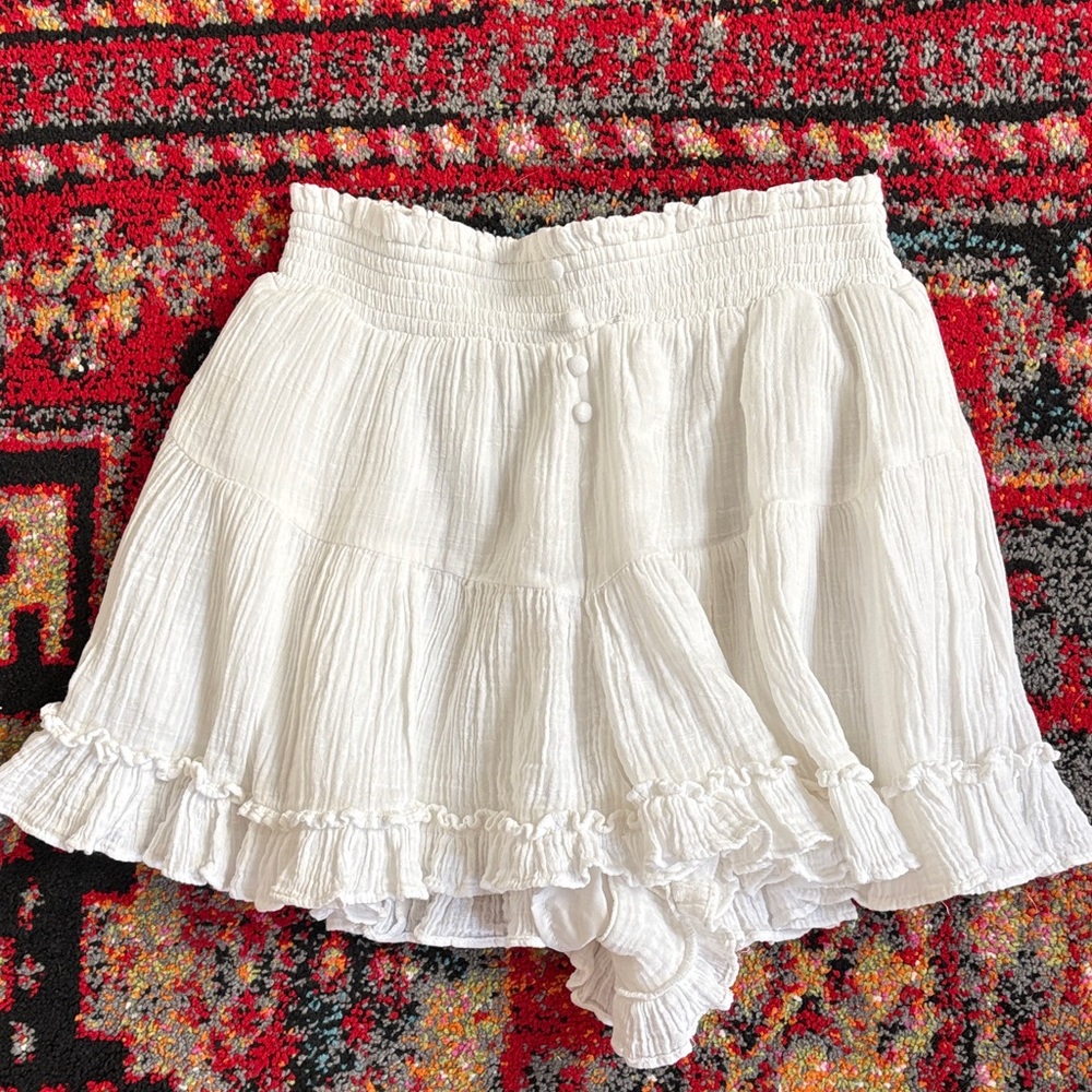 American Eagle White Ruffle Shorts